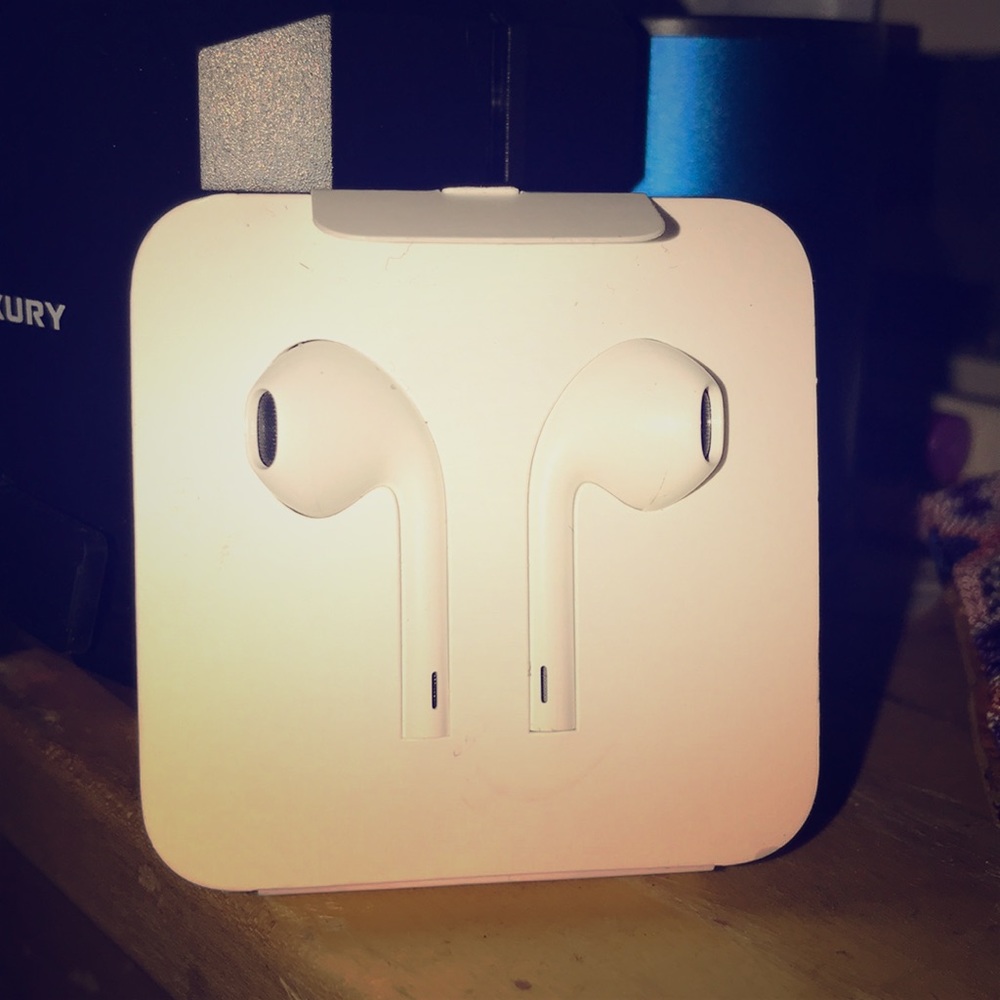 Apple/iPhone headphones